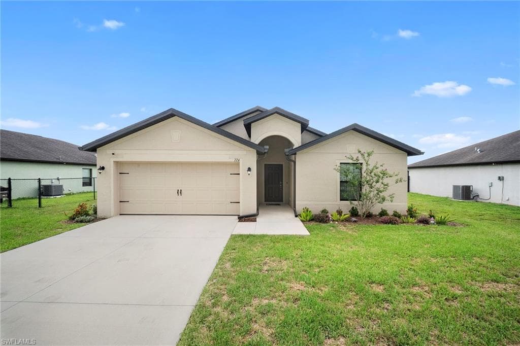 724 Evening Shade LN LEHIGH ACRES, FL 33974