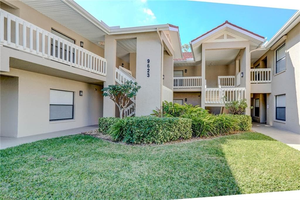 9623 Eaton Gardens LN 201 FORT MYERS, FL 33919