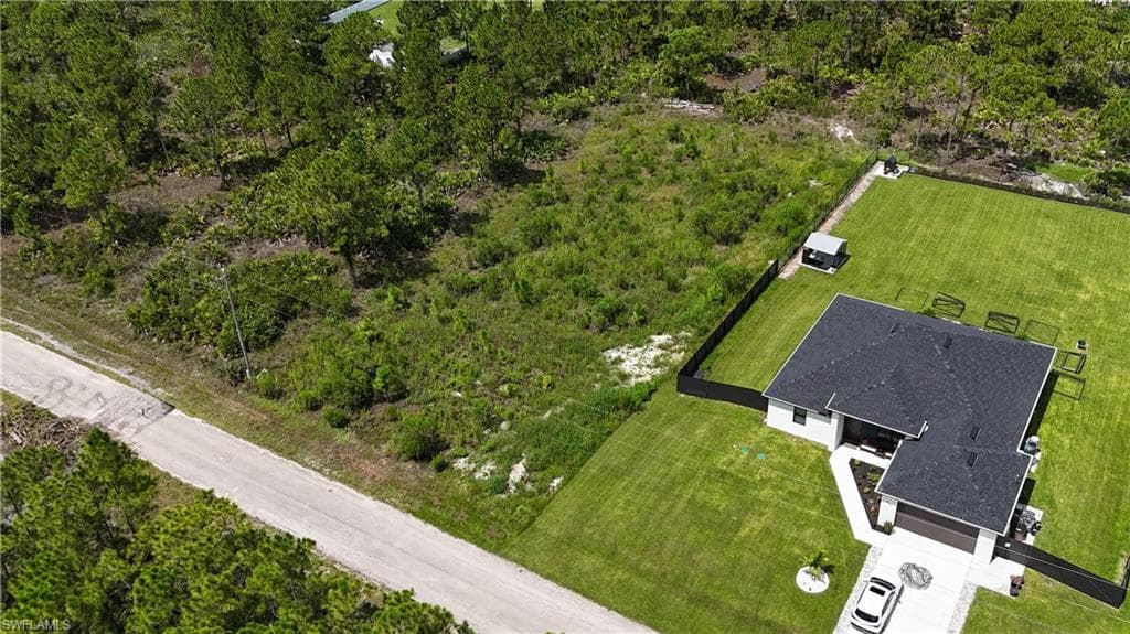 911 Oak AVE LEHIGH ACRES, FL 33972