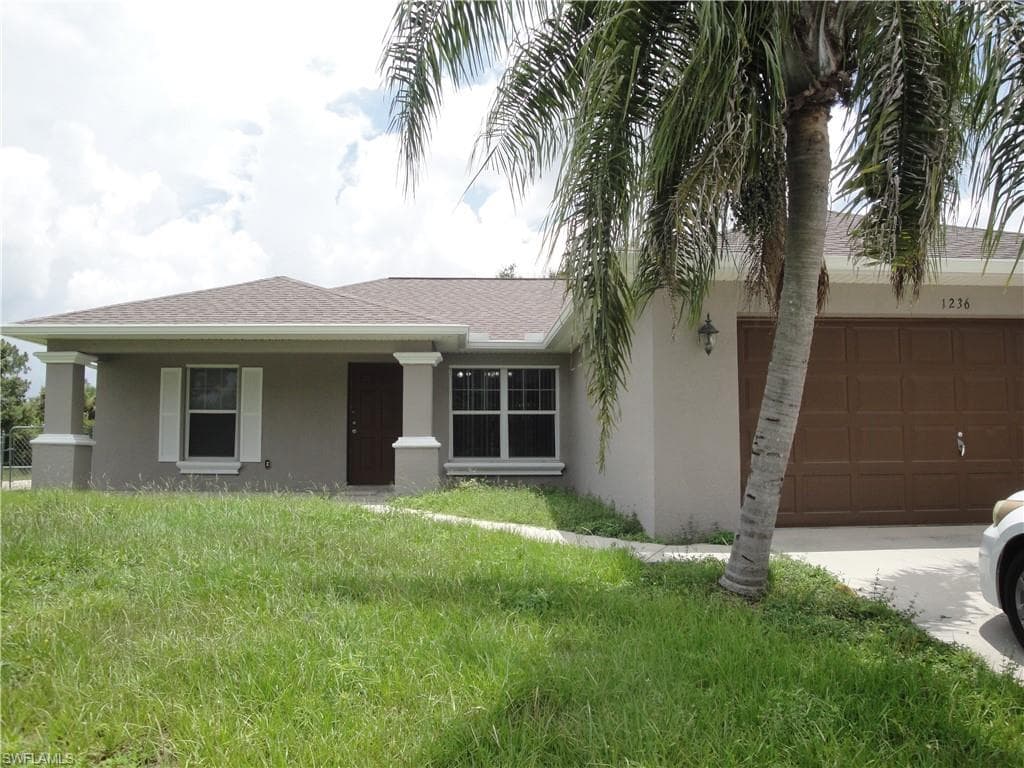 1236 Bayou ST LEHIGH ACRES, FL 33974