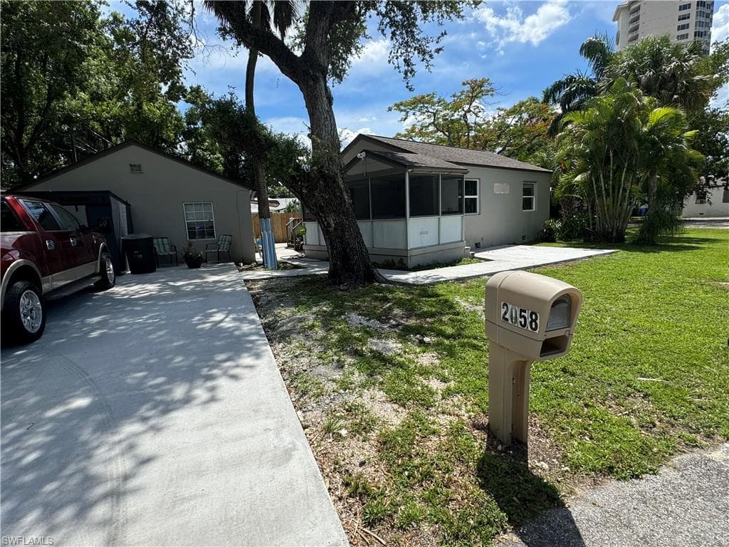 2060 Bayside PKWY FORT MYERS, FL 33901
