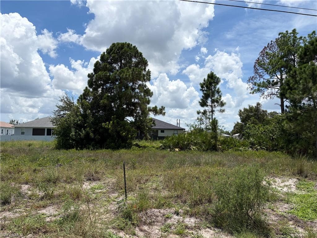 3209 2nd ST SW LEHIGH ACRES, FL 33976