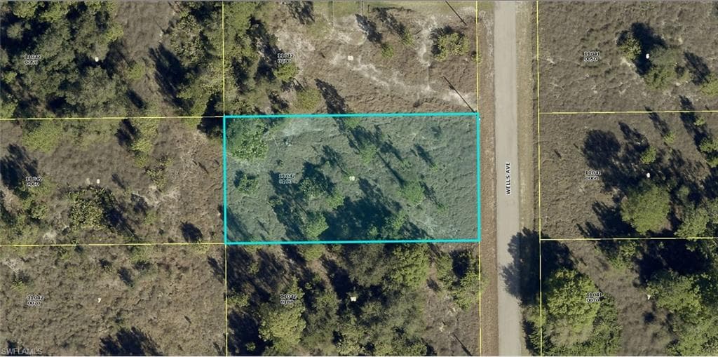 1913 Wells AVE LEHIGH ACRES, FL 33972