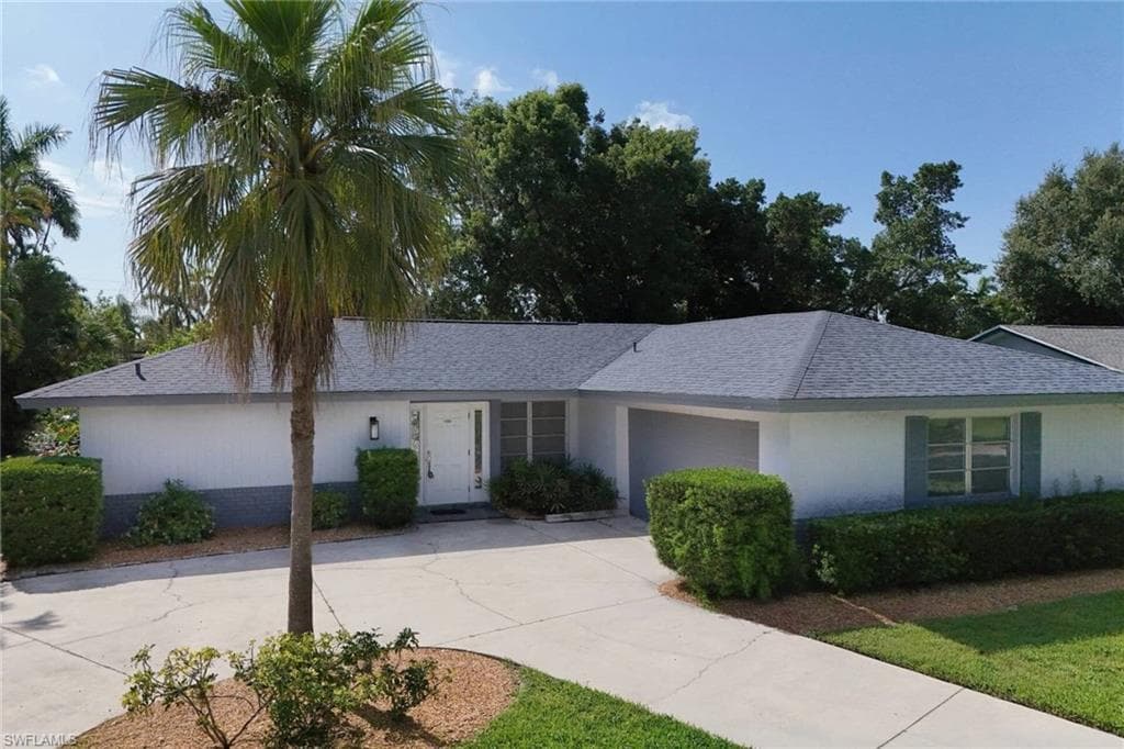 5661 Eichen CIR E FORT MYERS, FL 33919