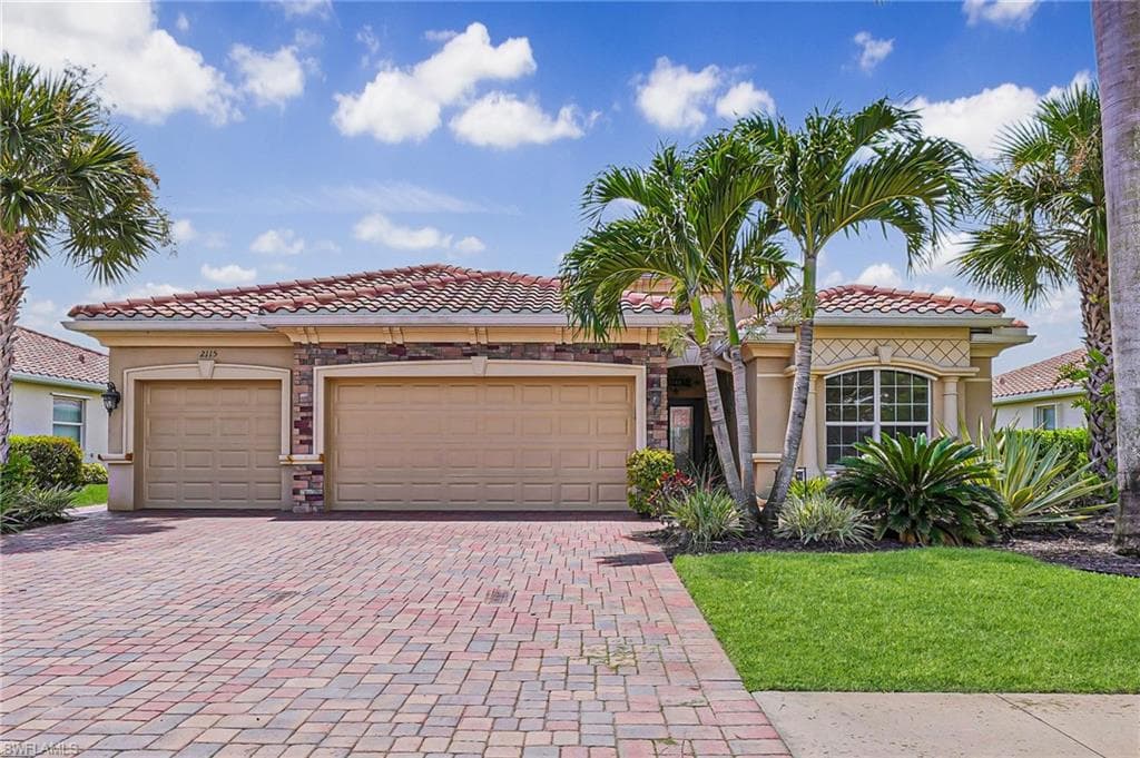 2115 Vermont LN NAPLES, FL 34120