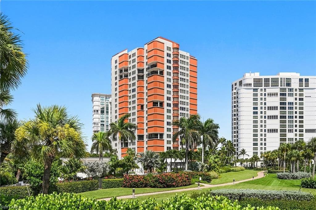4251 Gulf Shore BLVD N 6D NAPLES, FL 34103
