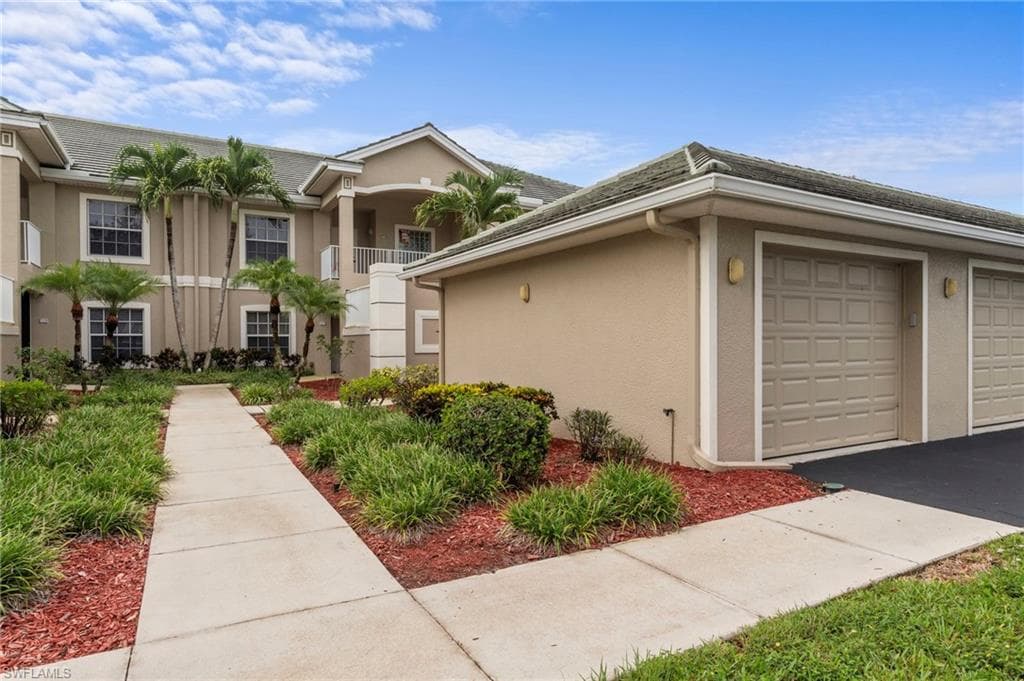 2261 Somerset Ridge DR 103 LEHIGH ACRES, FL 33973