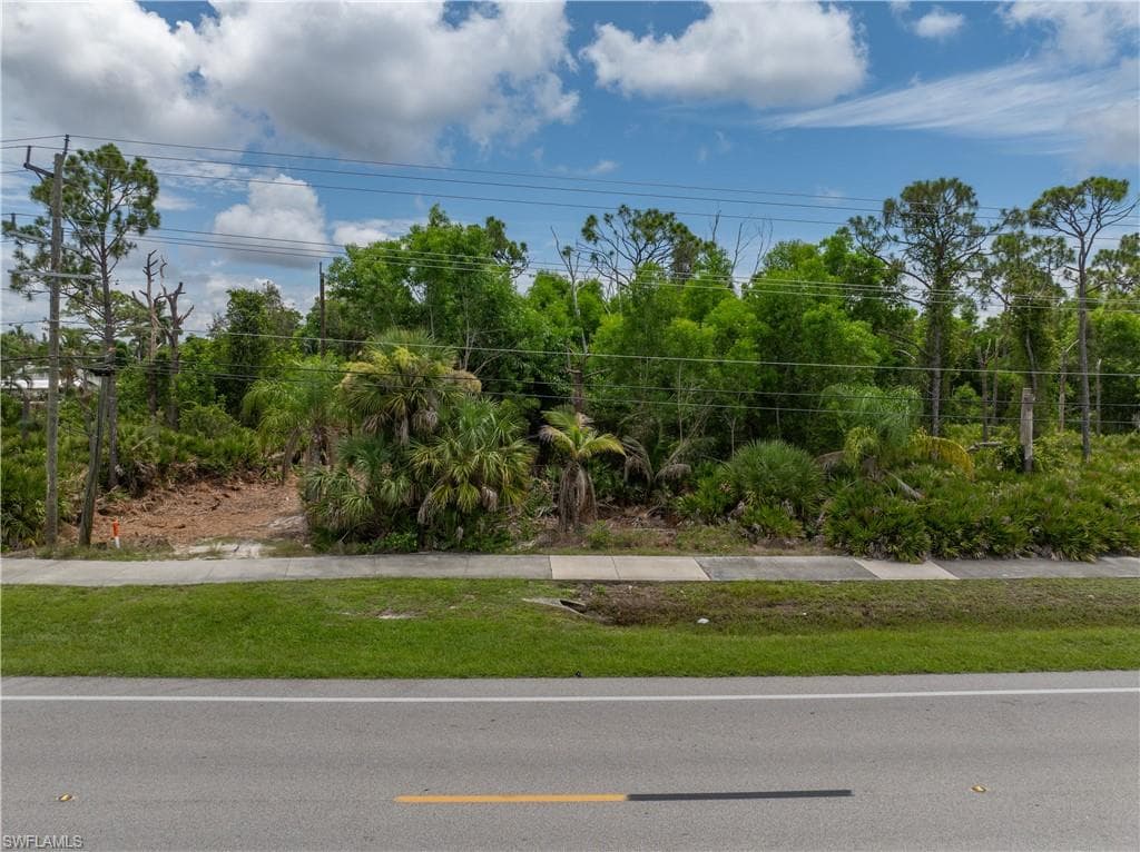 5750 Stringfellow RD OTHER, FL 33956
