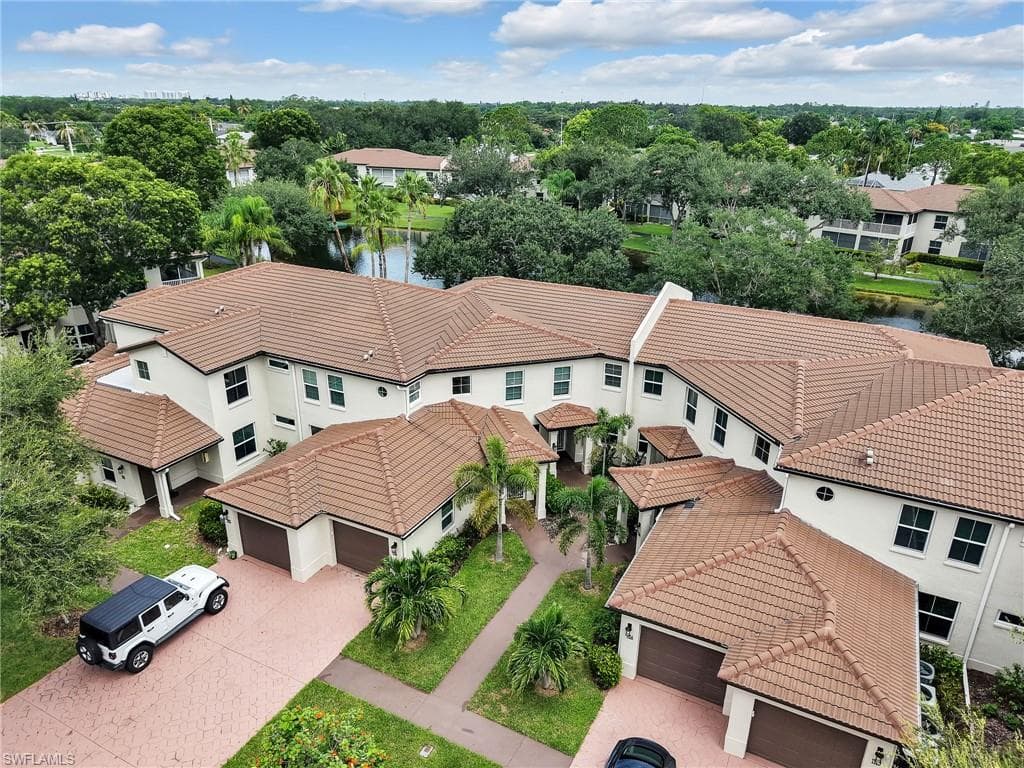 1100 Diamond CIR 1104 NAPLES, FL 34110