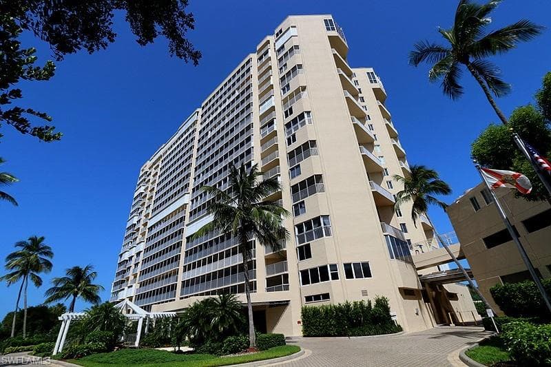 4041 Gulf Shore BLVD N 606 NAPLES, FL 34103