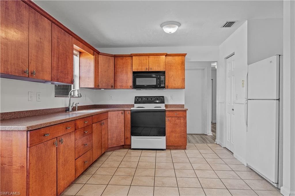 612 Santa Barbara BLVD CAPE CORAL, FL 33991