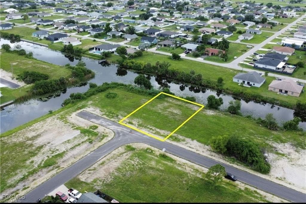 816 NE 12th ST CAPE CORAL, FL 33909