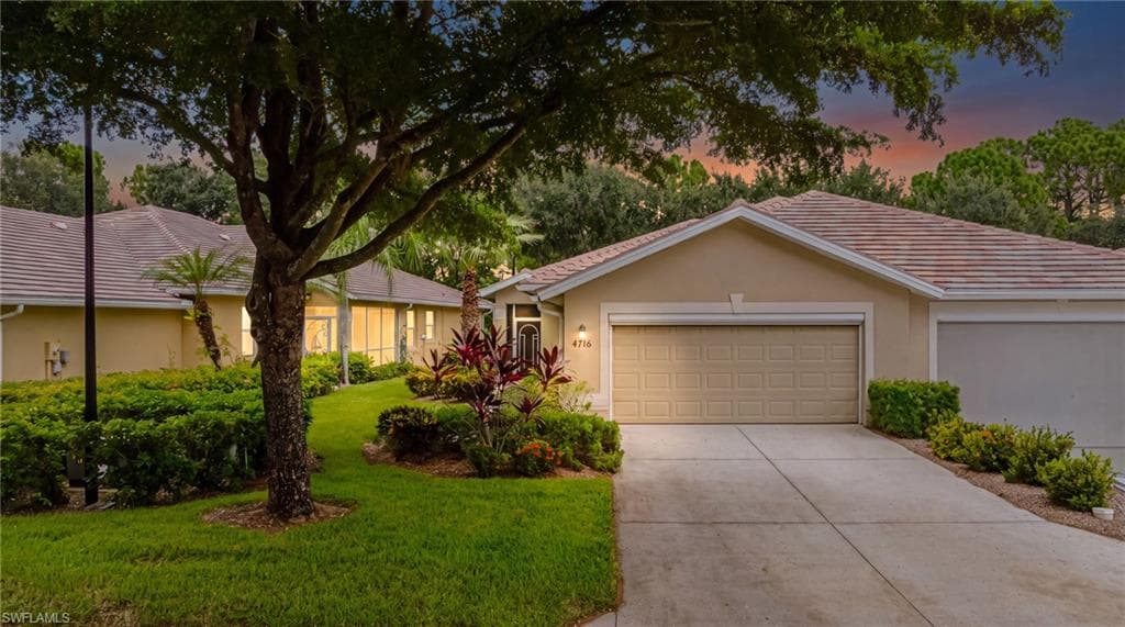 4716 Fairloop RUN LEHIGH ACRES, FL 33973