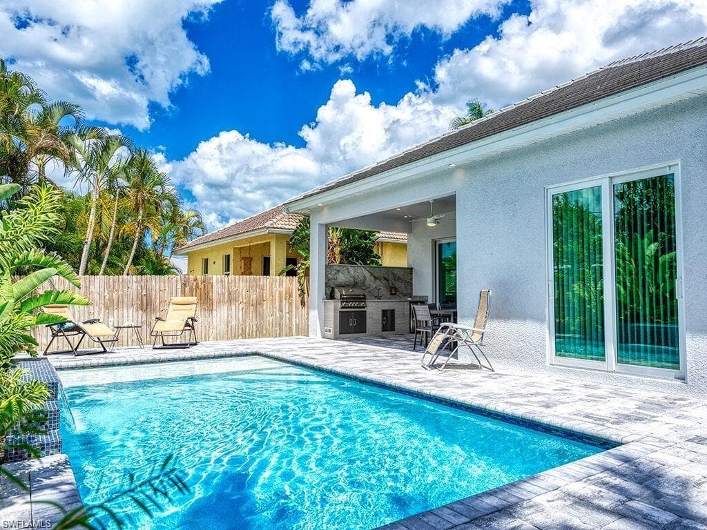 712 108th AVE N NAPLES, FL 34108