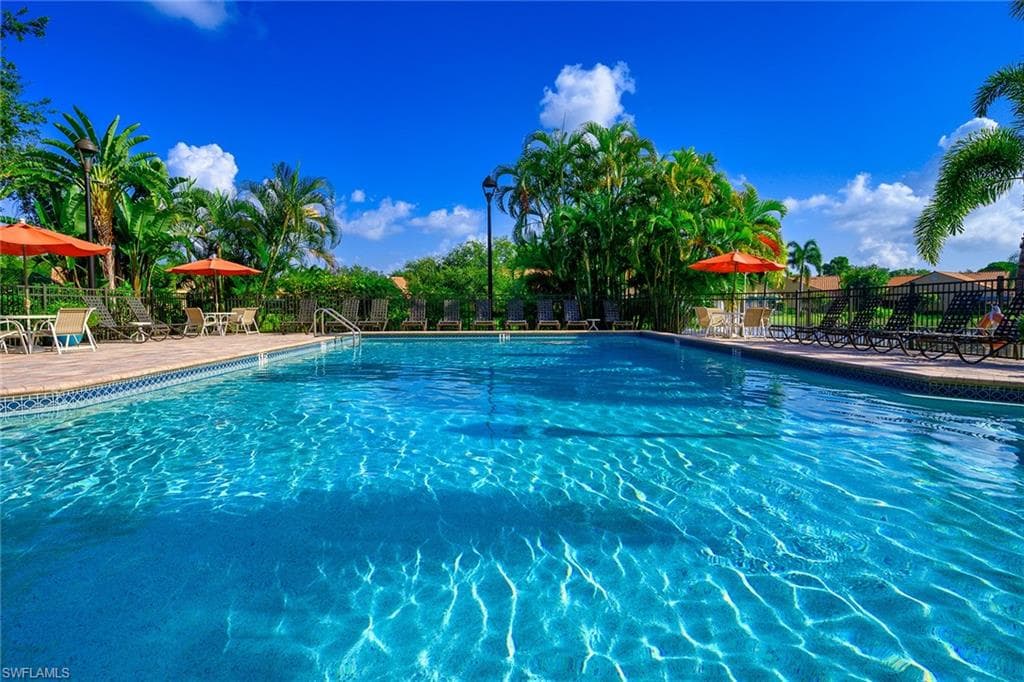 589 Beachwalk CIR P-203 NAPLES, FL 34108