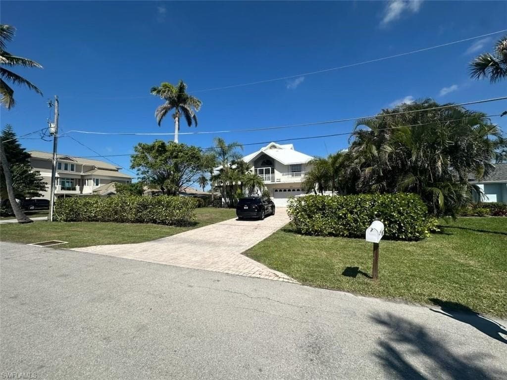 405 Cristobal ST NAPLES, FL 34113