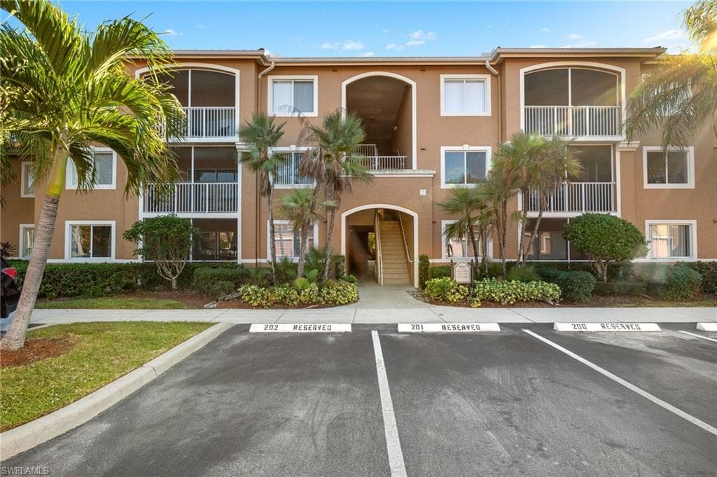 1835 Florida Club CIR 3103 NAPLES, FL 34112