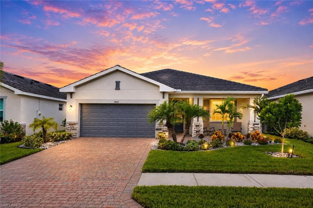 3943 E Hampton CIR ALVA, FL 33920