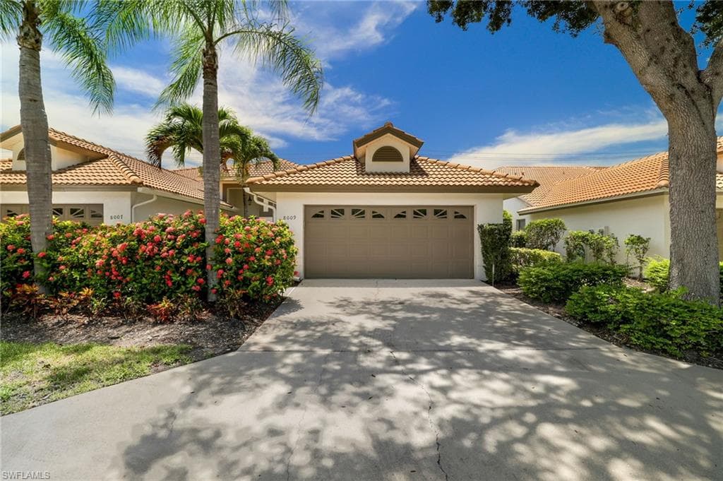 8009 San Vista CIR NAPLES, FL 34109