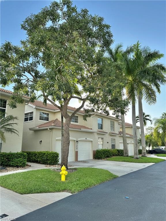 354 Dover PL 202 NAPLES, FL 34104