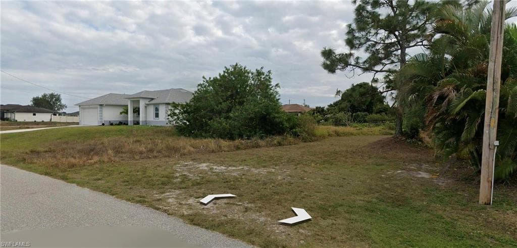2705 42nd ST SW LEHIGH ACRES, FL 33976