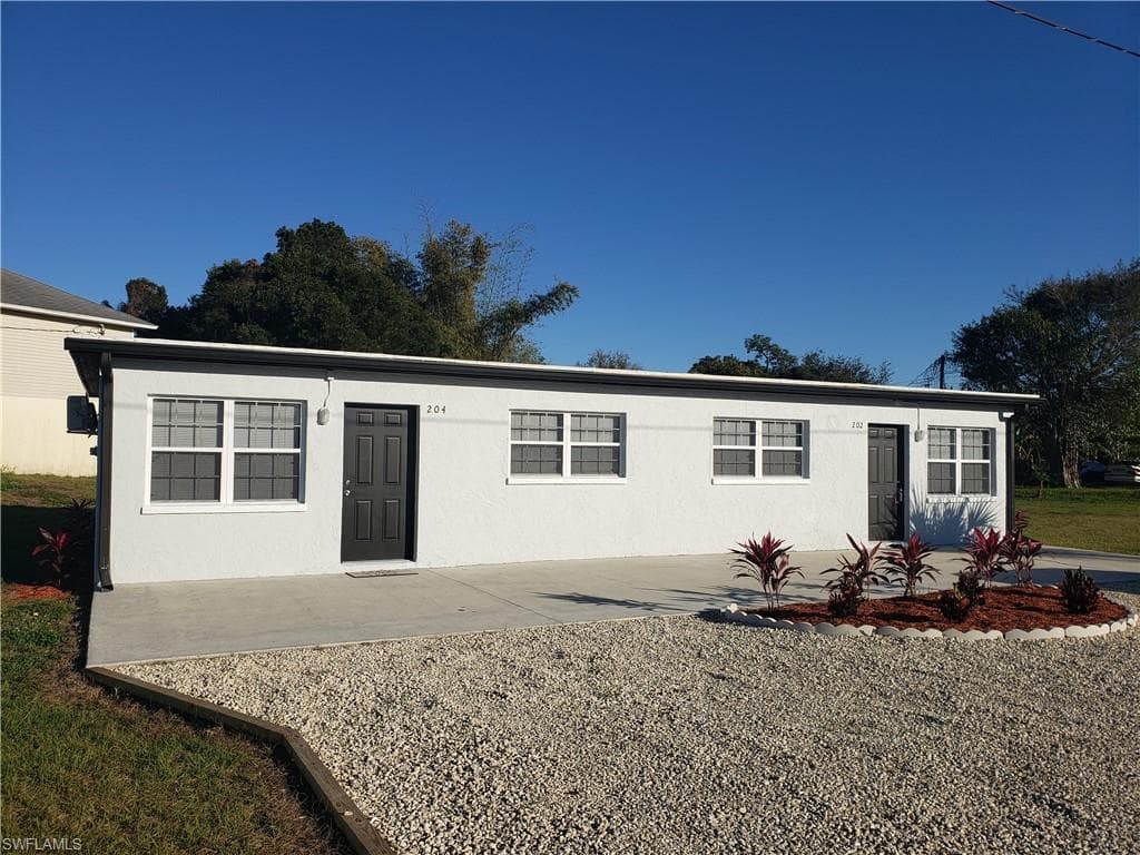 204 1st ST FORT MYERS, FL 33907