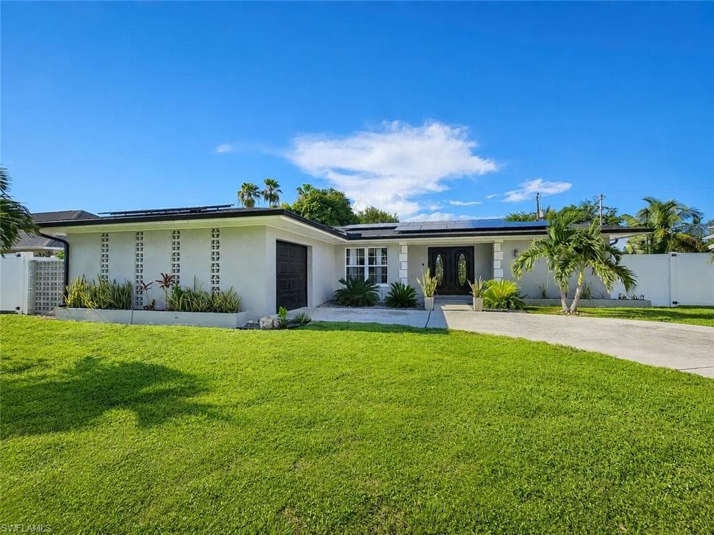 1419 Shelby PKWY CAPE CORAL, FL 33904
