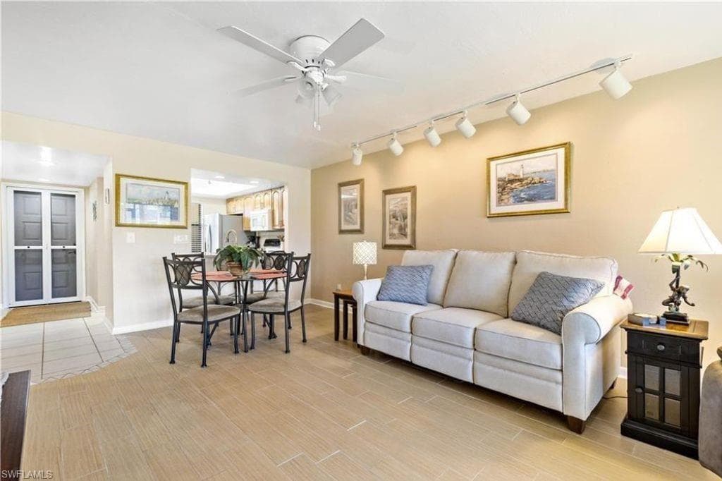 8445 Charter Club CIR 3 FORT MYERS, FL 33919