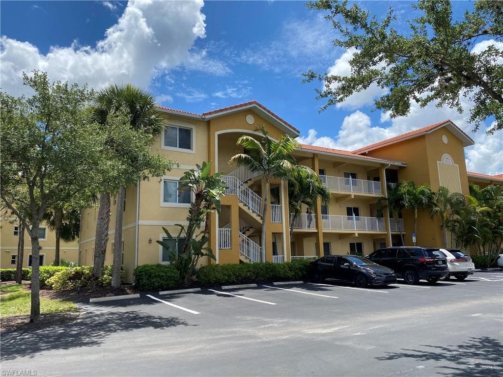 10010 Maddox LN 315 BONITA SPRINGS, FL 34135
