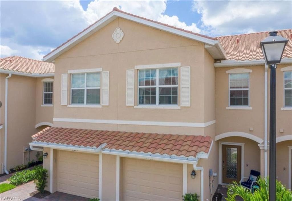 2703 Blossom WAY NAPLES, FL 34120