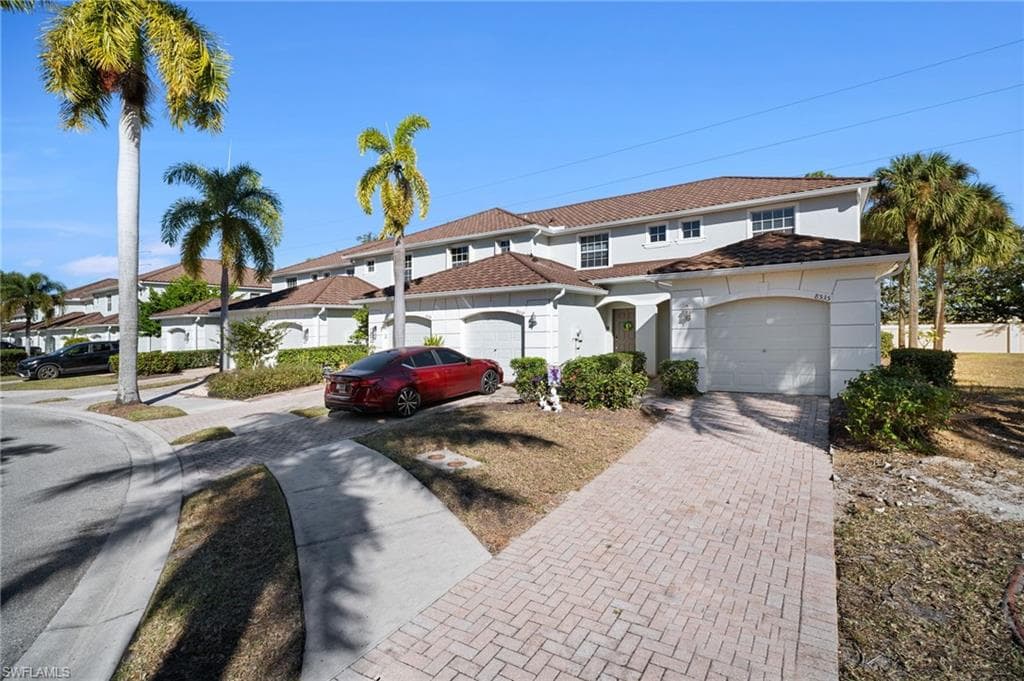 8535 athena CT LEHIGH ACRES, FL 33971