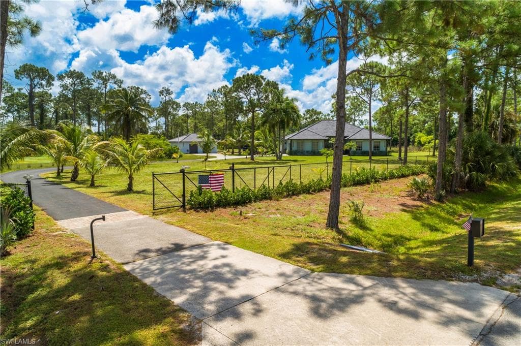 66th ST SW NAPLES, FL 34105