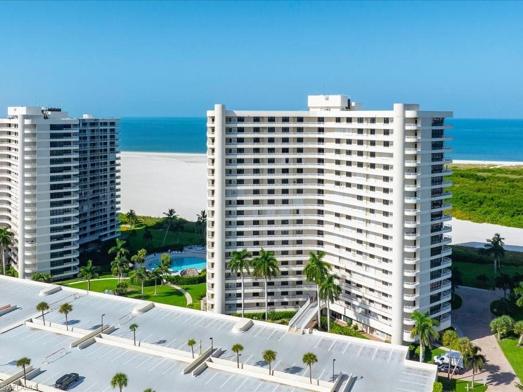 320 Seaview CT 904 MARCO ISLAND, FL 34145