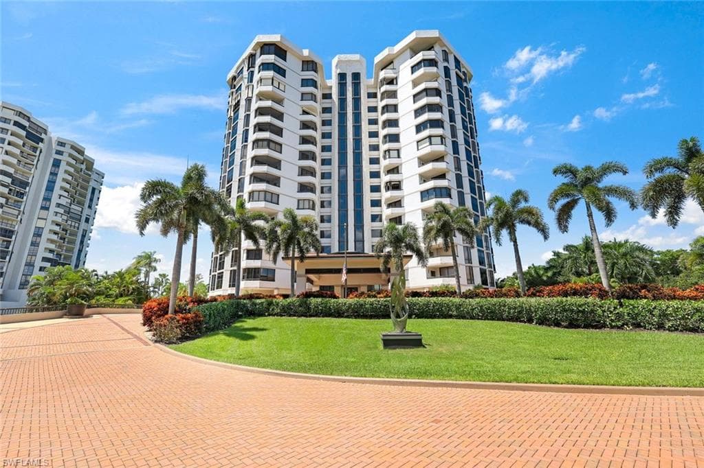 6075 Pelican Bay BLVD 1101 NAPLES, FL 34108