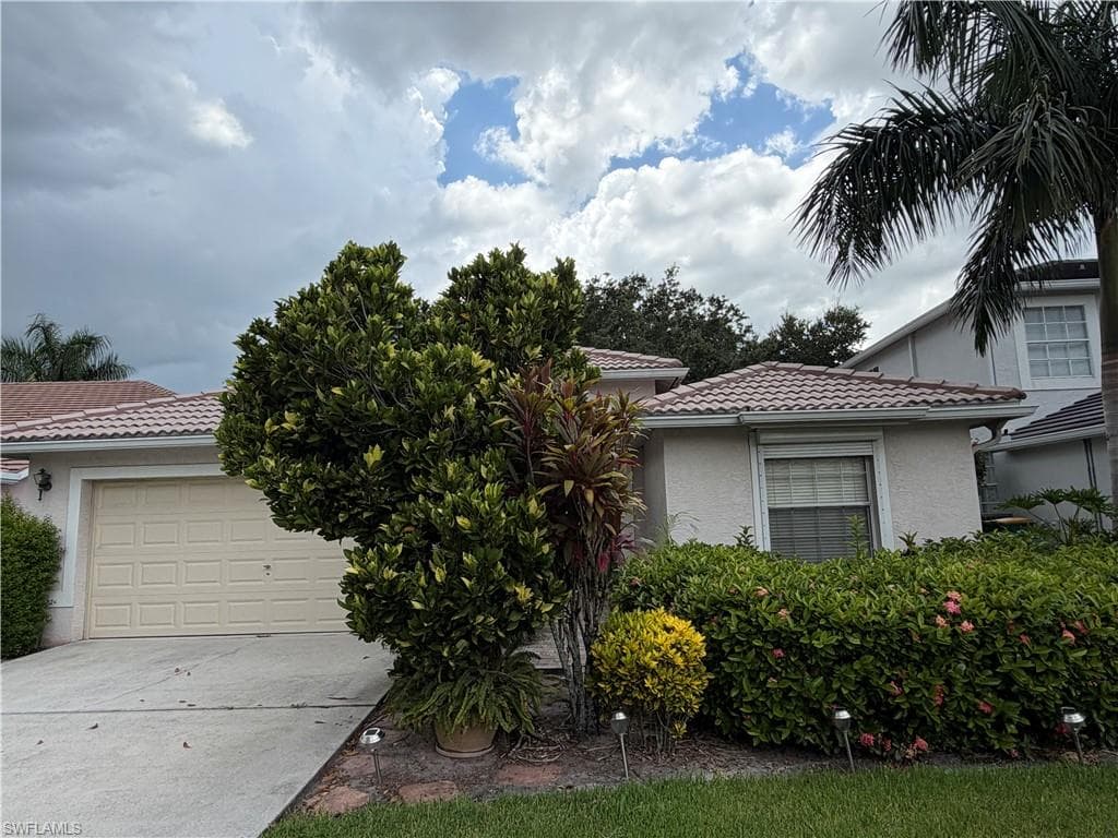 2260 Heritage Greens DR NAPLES, FL 34119