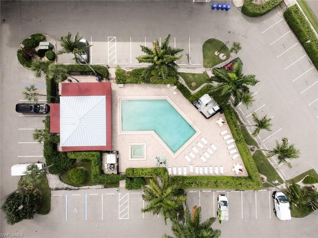 807 River Point DR 304D NAPLES, FL 34102