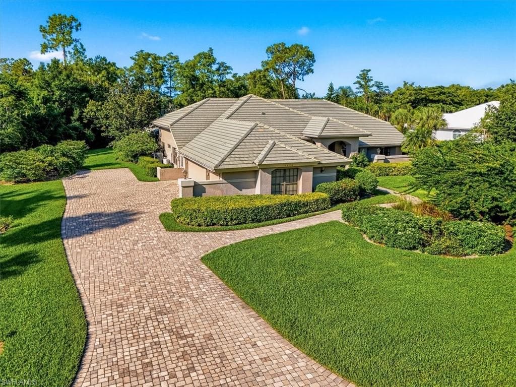 4656 Pond Apple DR N NAPLES, FL 34119