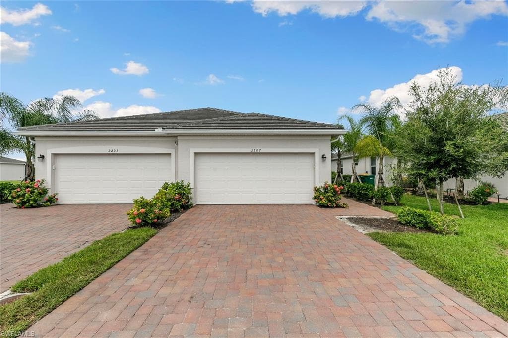 2207 Dragonfruit WAY NAPLES, FL 34120
