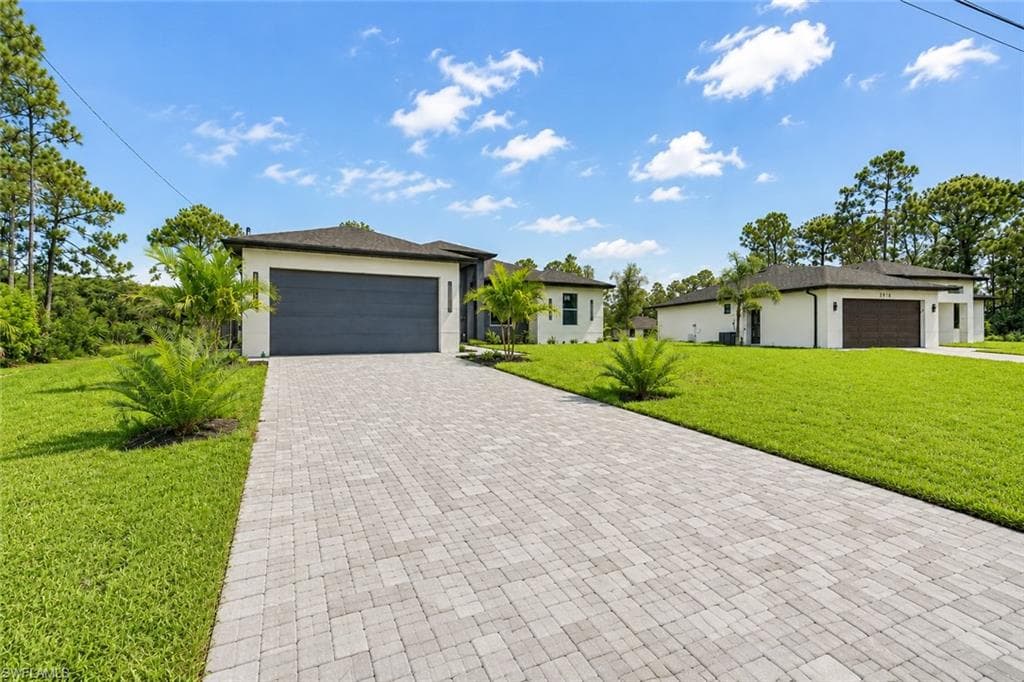 720 Bennington DR LEHIGH ACRES, FL 33974