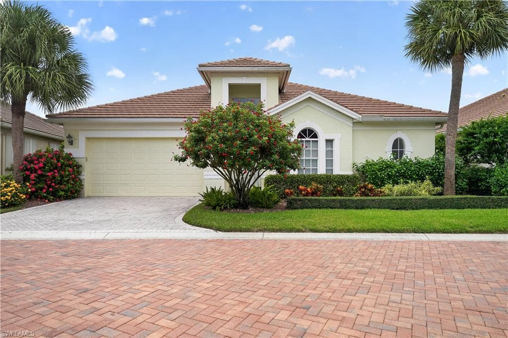 2317 Island Cove CIR N NAPLES, FL 34109