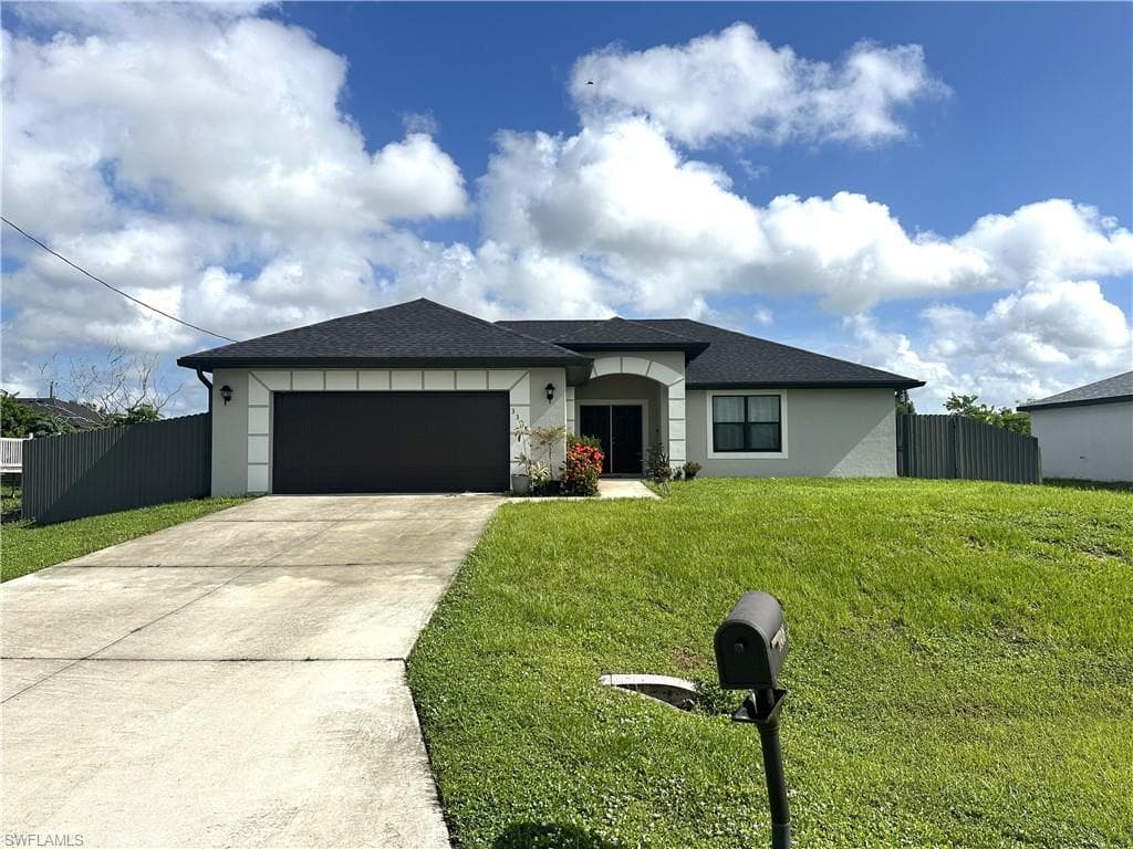 3308 37th ST SW LEHIGH ACRES, FL 33976