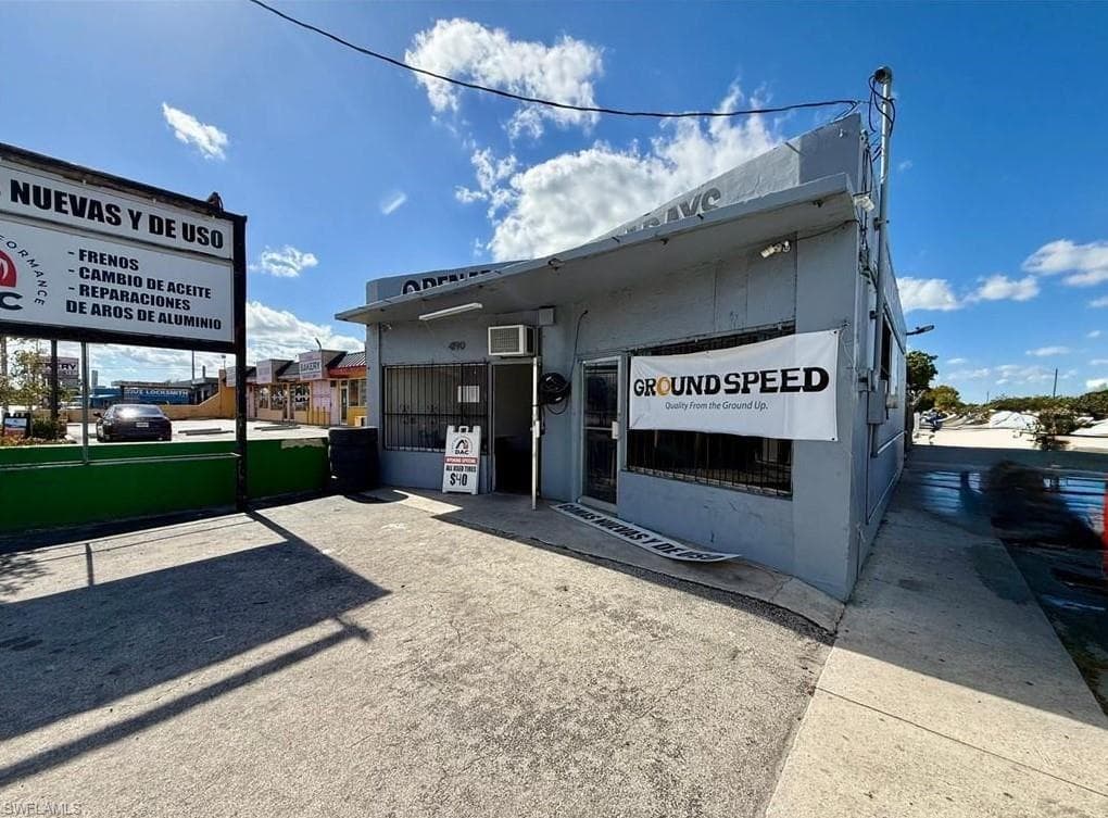 4190 E 4th AVE HIALEAH, FL 33013