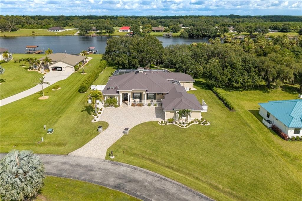 5272 River Blossom LN FORT DENAUD, FL 33935