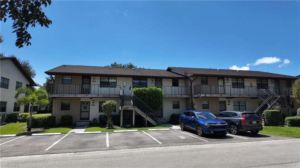 5257 Treetops DR X202 NAPLES, FL 34113