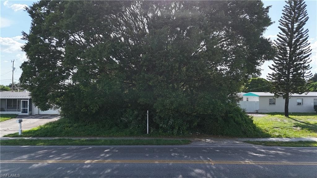 203 Alabama RD S LEHIGH ACRES, FL 33936