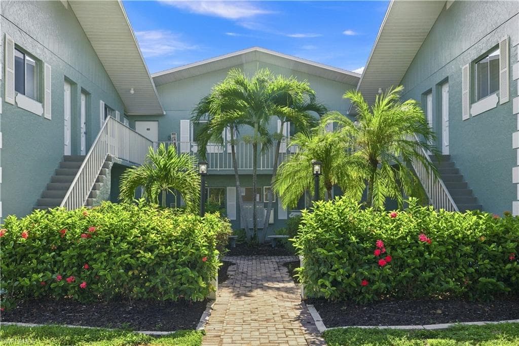8135 Country RD 103 FORT MYERS, FL 33919