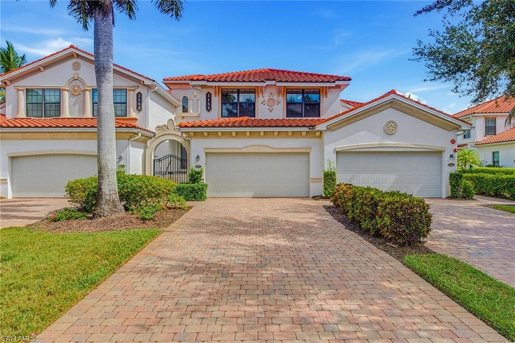 3153 Aviamar CIR 202 NAPLES, FL 34114