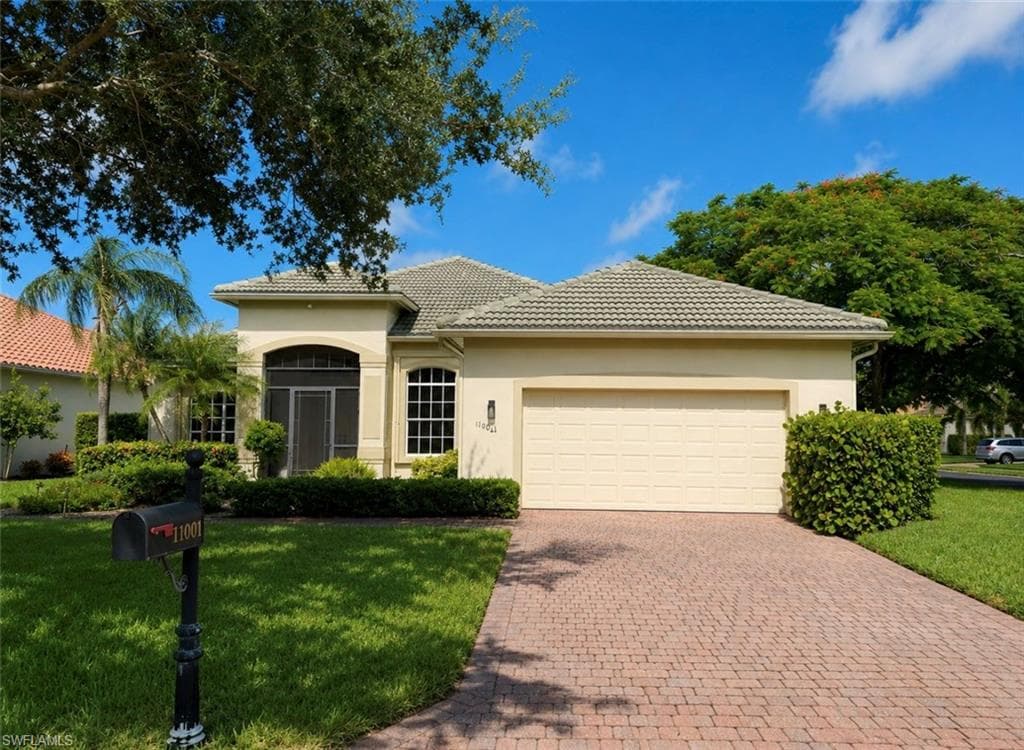 11001 Sea Tropic LN FORT MYERS, FL 33908