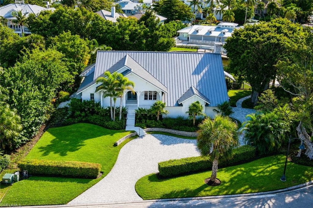 5042 Seahorse AVE NAPLES, FL 34103
