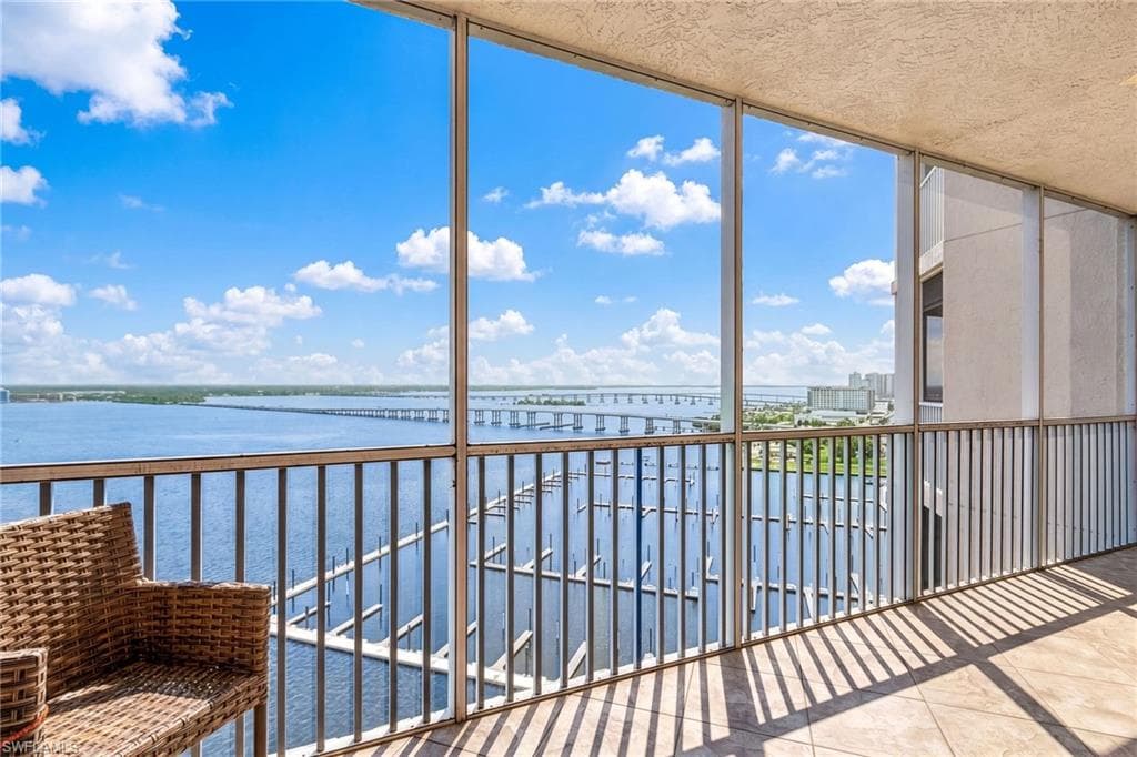 2104 W First ST 1802 FORT MYERS, FL 33901